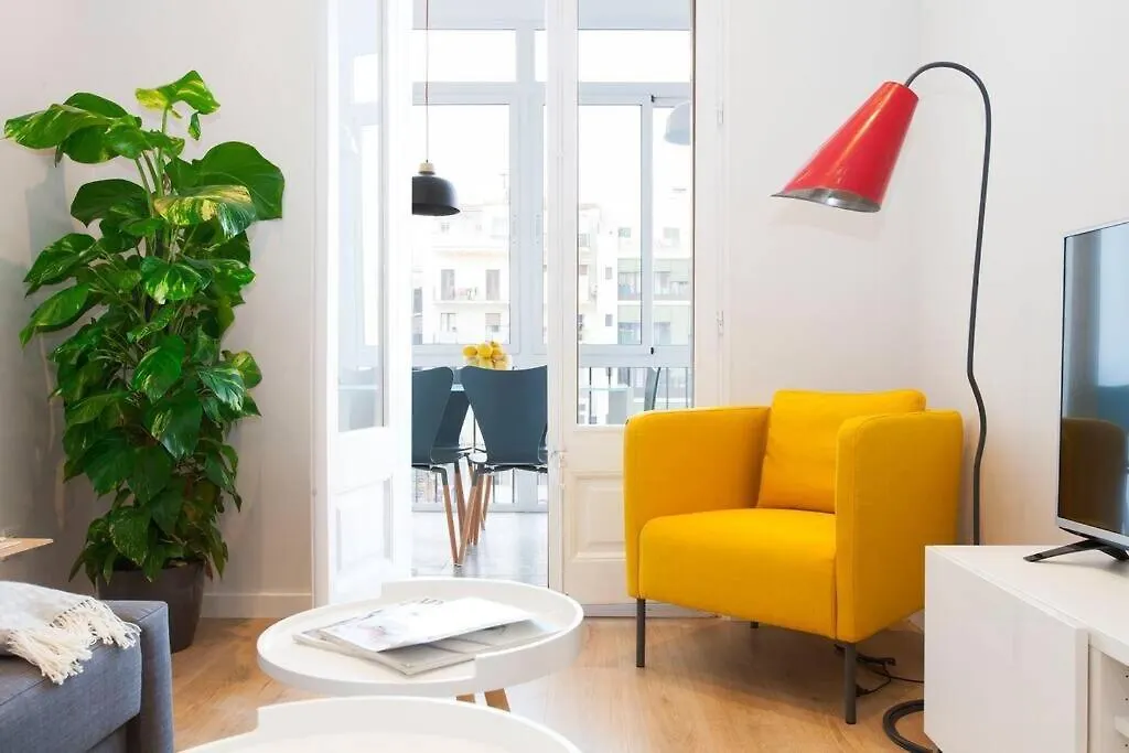 Perfectly Located 4Bed 4Bath Apartment In Eixample Barcelona