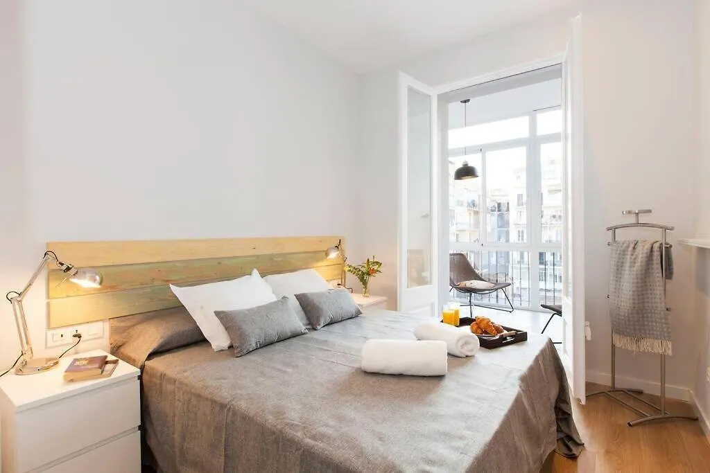 Perfectly Located 4Bed 4Bath Apartment In Eixample Barcelona 0*,