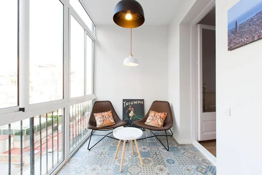 Perfectly Located 4Bed 4Bath Apartment In Eixample Barcelona
