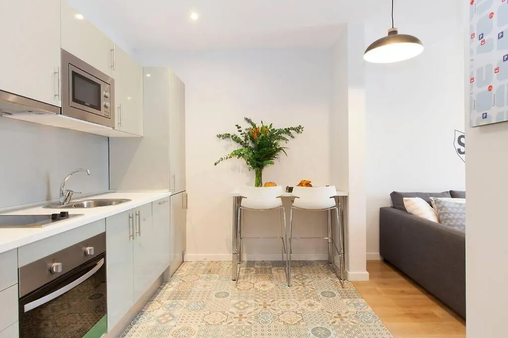 Perfectly Located 4Bed 4Bath Apartment In Eixample Barselona