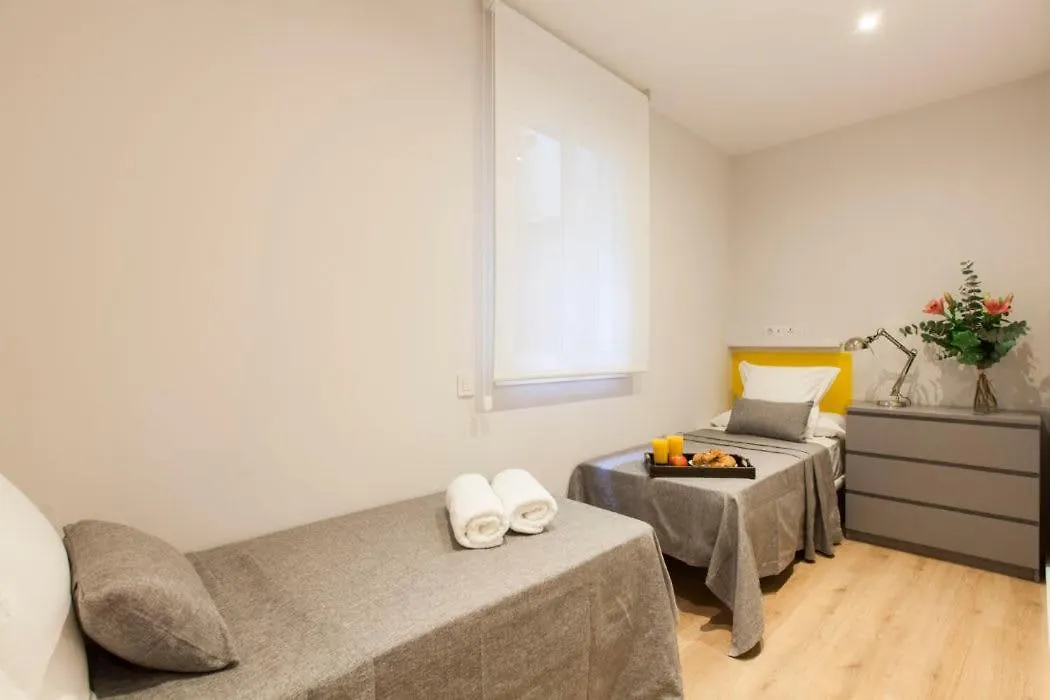 Perfectly Located 4Bed 4Bath Apartment In Eixample Barselona