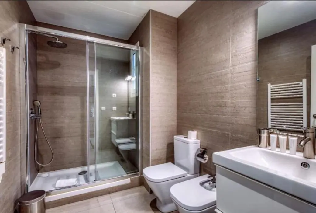 Perfectly Located 4Bed 4Bath Apartment In Eixample Barselona 0*,  İspanya