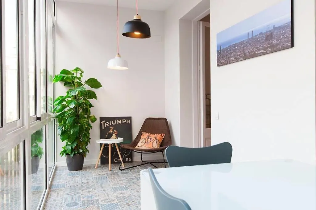 Perfectly Located 4Bed 4Bath Apartment In Eixample Barselona İspanya
