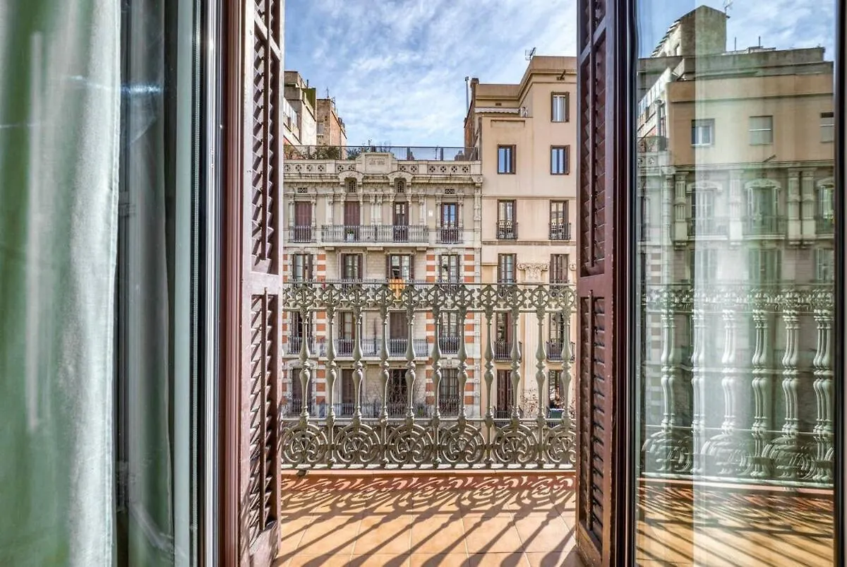 Perfectly Located 4Bed 4Bath Apartment In Eixample Barselona